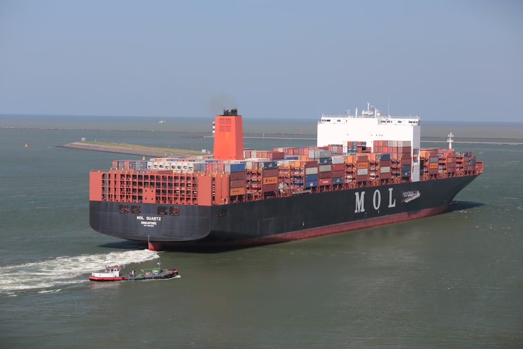 Photo containership